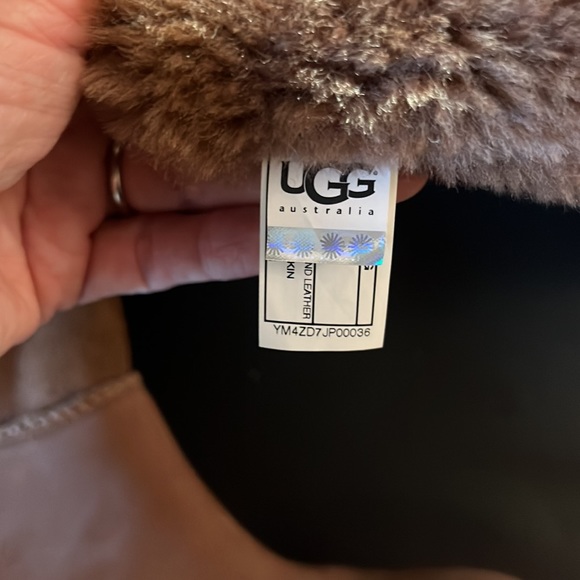 UGG fur lined wedge heel boots - Picture 6 of 10